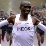 รับชม Eliud Kipchoge breaks the two hour marathon barrier